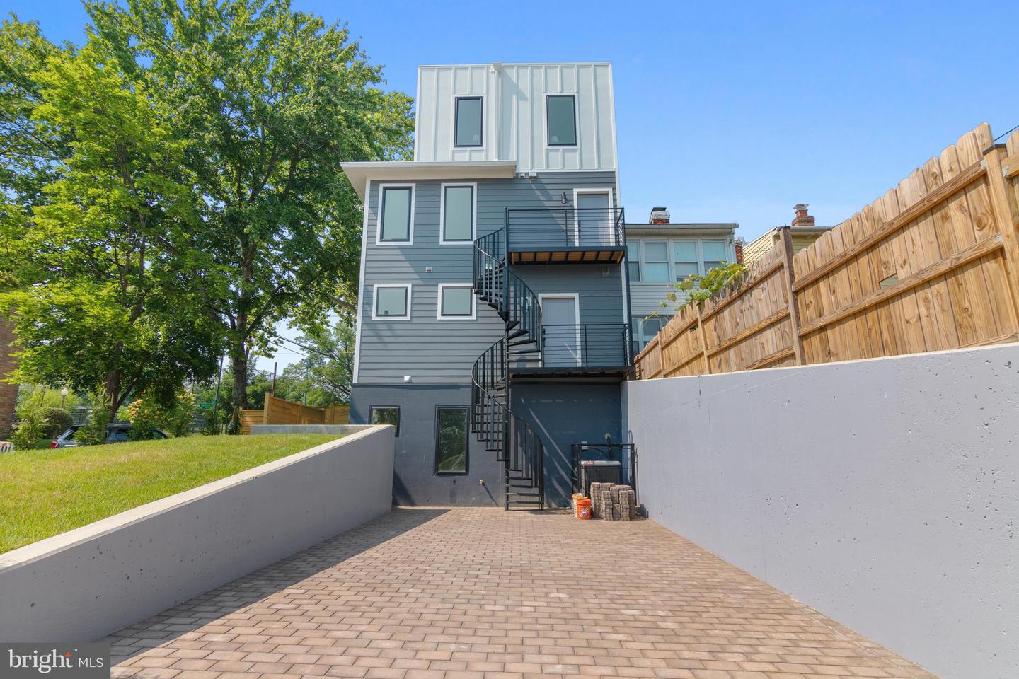 842 MADISON ST NW #B, WASHINGTON, District Of Columbia 20011, 4 Bedrooms Bedrooms, ,3 BathroomsBathrooms,Residential,For sale,842 MADISON ST NW #B,DCDC2204620 MLS # DCDC2204620