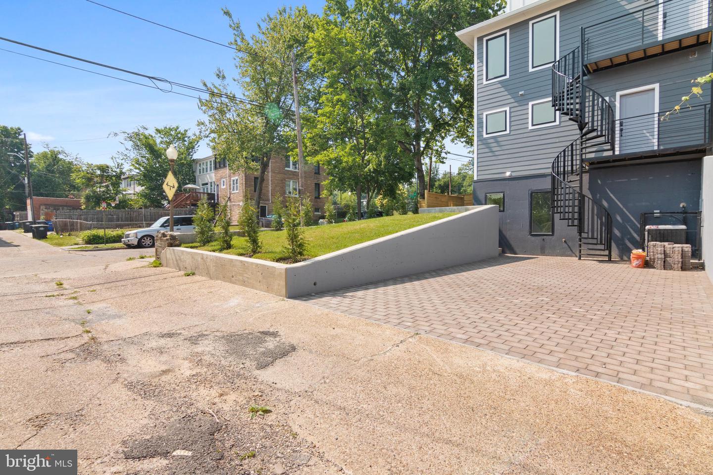 842 MADISON ST NW #B, WASHINGTON, District Of Columbia 20011, 4 Bedrooms Bedrooms, ,3 BathroomsBathrooms,Residential,For sale,842 MADISON ST NW #B,DCDC2204620 MLS # DCDC2204620