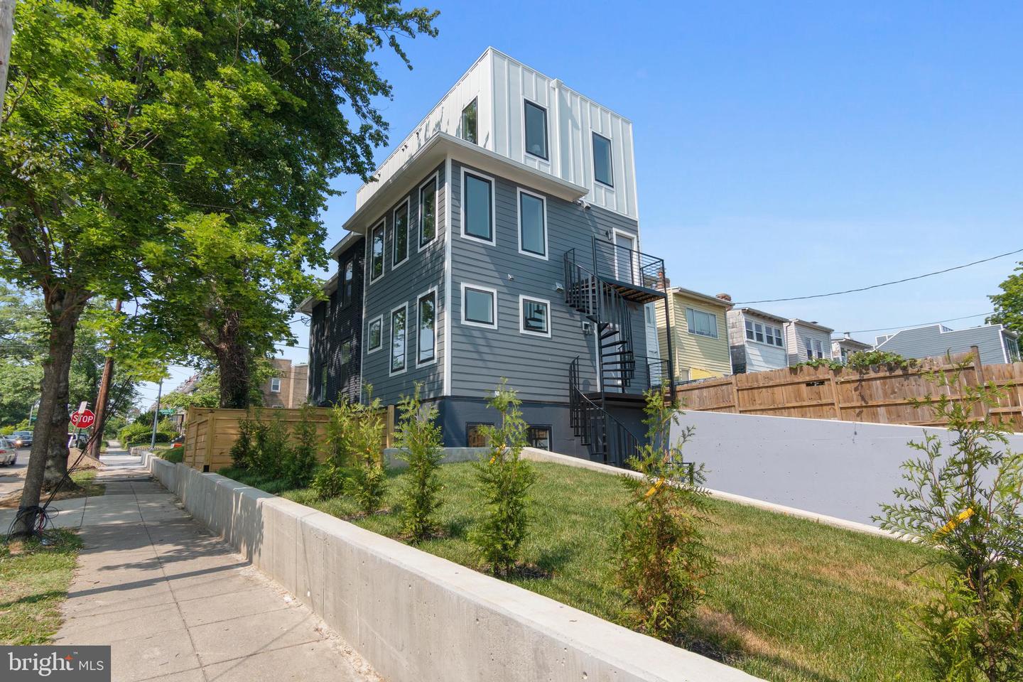 842 MADISON ST NW #B, WASHINGTON, District Of Columbia 20011, 4 Bedrooms Bedrooms, ,3 BathroomsBathrooms,Residential,For sale,842 MADISON ST NW #B,DCDC2204620 MLS # DCDC2204620