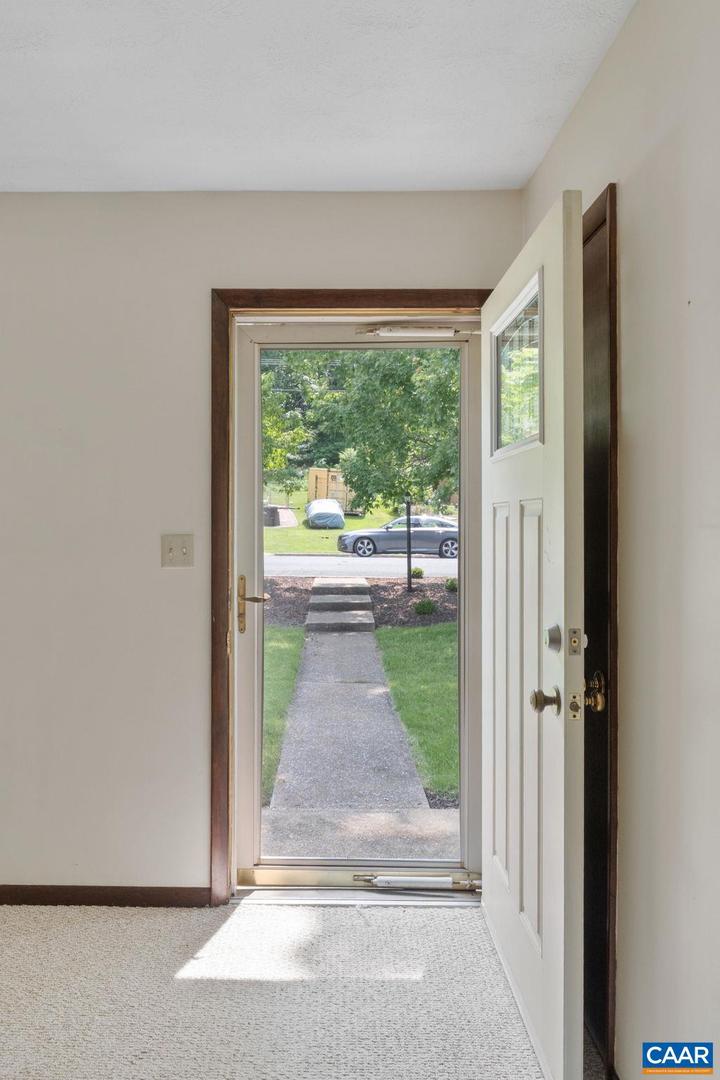 668 GLORIA PL, STAUNTON, Virginia 24401, 3 Bedrooms Bedrooms, ,2 BathroomsBathrooms,Residential,For sale,668 GLORIA PL,665468 MLS # 665468
