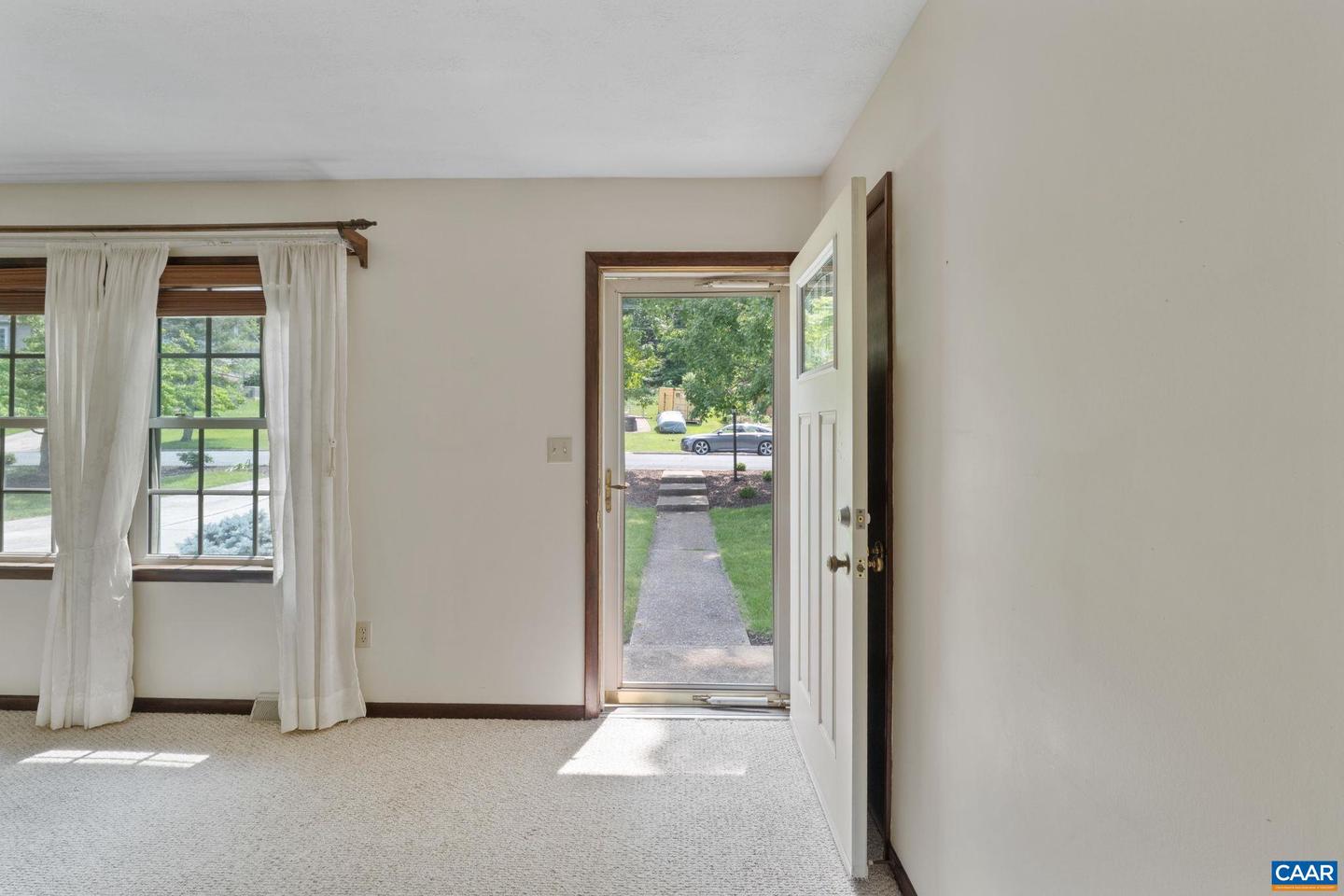 668 GLORIA PL, STAUNTON, Virginia 24401, 3 Bedrooms Bedrooms, ,2 BathroomsBathrooms,Residential,For sale,668 GLORIA PL,665468 MLS # 665468