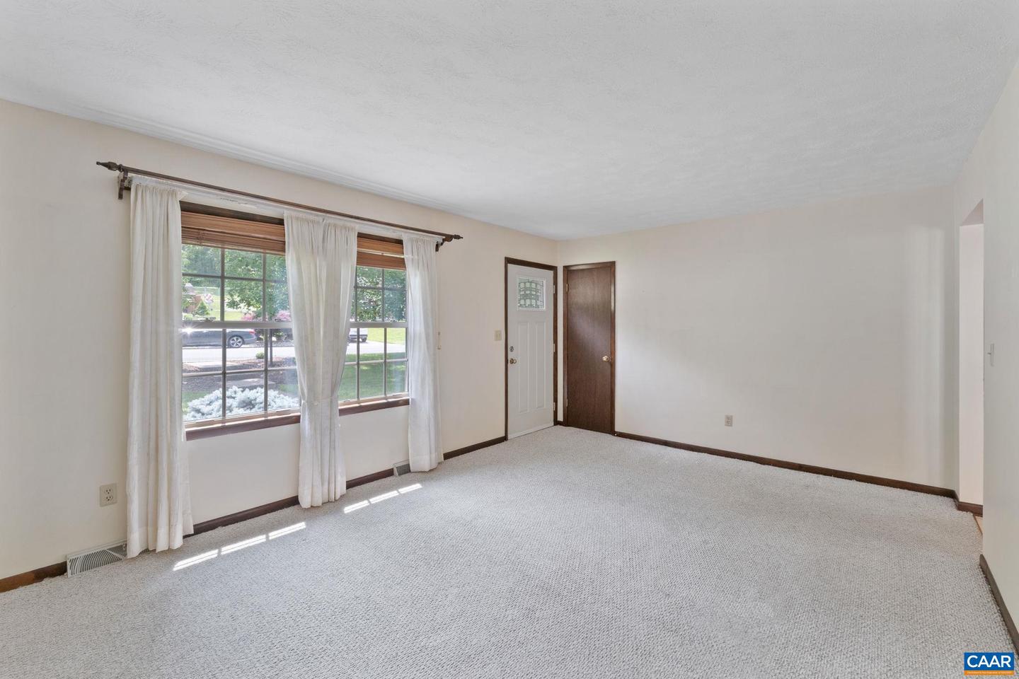 668 GLORIA PL, STAUNTON, Virginia 24401, 3 Bedrooms Bedrooms, ,2 BathroomsBathrooms,Residential,For sale,668 GLORIA PL,665468 MLS # 665468