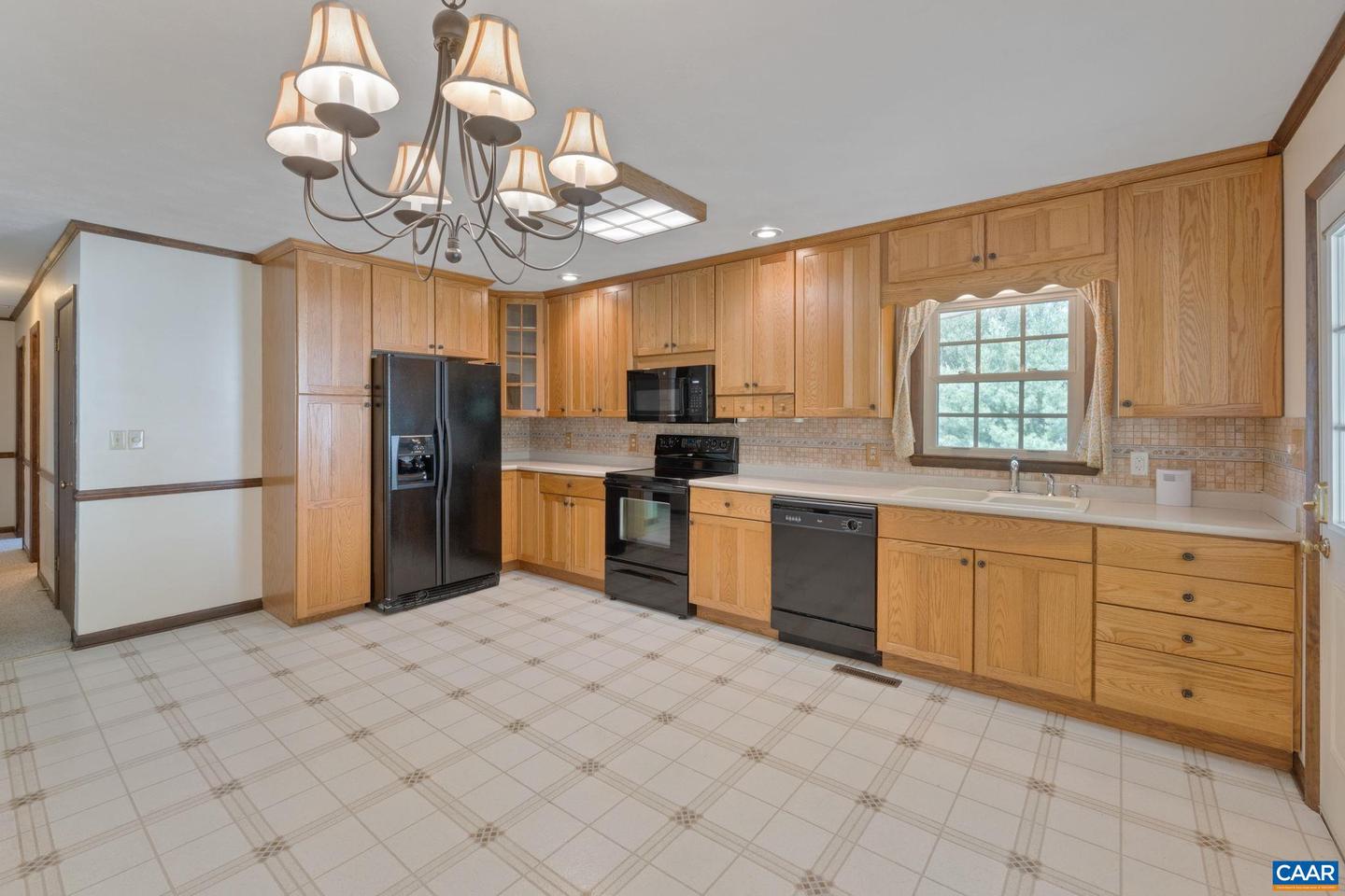 668 GLORIA PL, STAUNTON, Virginia 24401, 3 Bedrooms Bedrooms, ,2 BathroomsBathrooms,Residential,For sale,668 GLORIA PL,665468 MLS # 665468