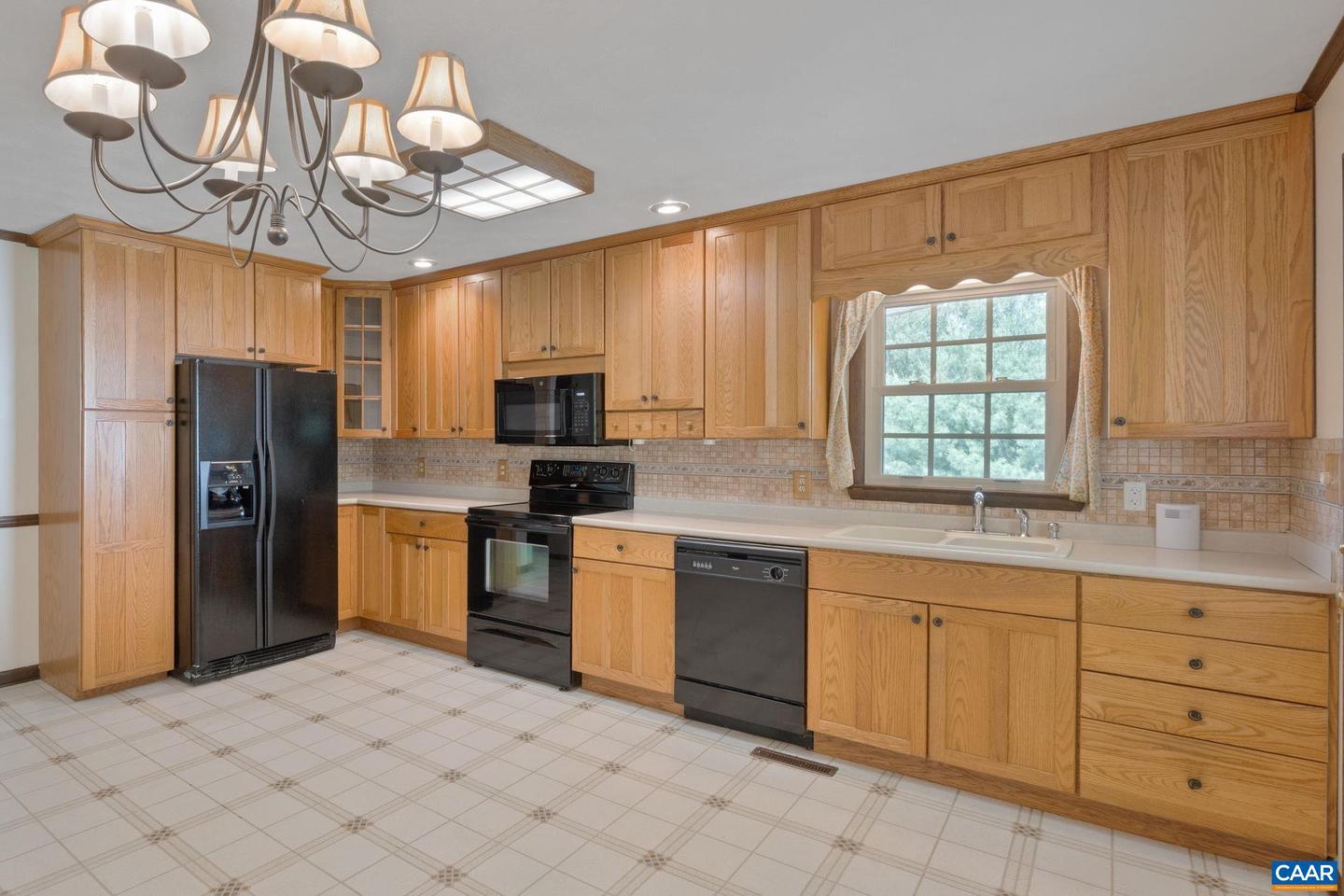 668 GLORIA PL, STAUNTON, Virginia 24401, 3 Bedrooms Bedrooms, ,2 BathroomsBathrooms,Residential,For sale,668 GLORIA PL,665468 MLS # 665468