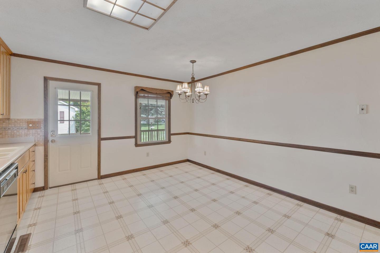 668 GLORIA PL, STAUNTON, Virginia 24401, 3 Bedrooms Bedrooms, ,2 BathroomsBathrooms,Residential,For sale,668 GLORIA PL,665468 MLS # 665468