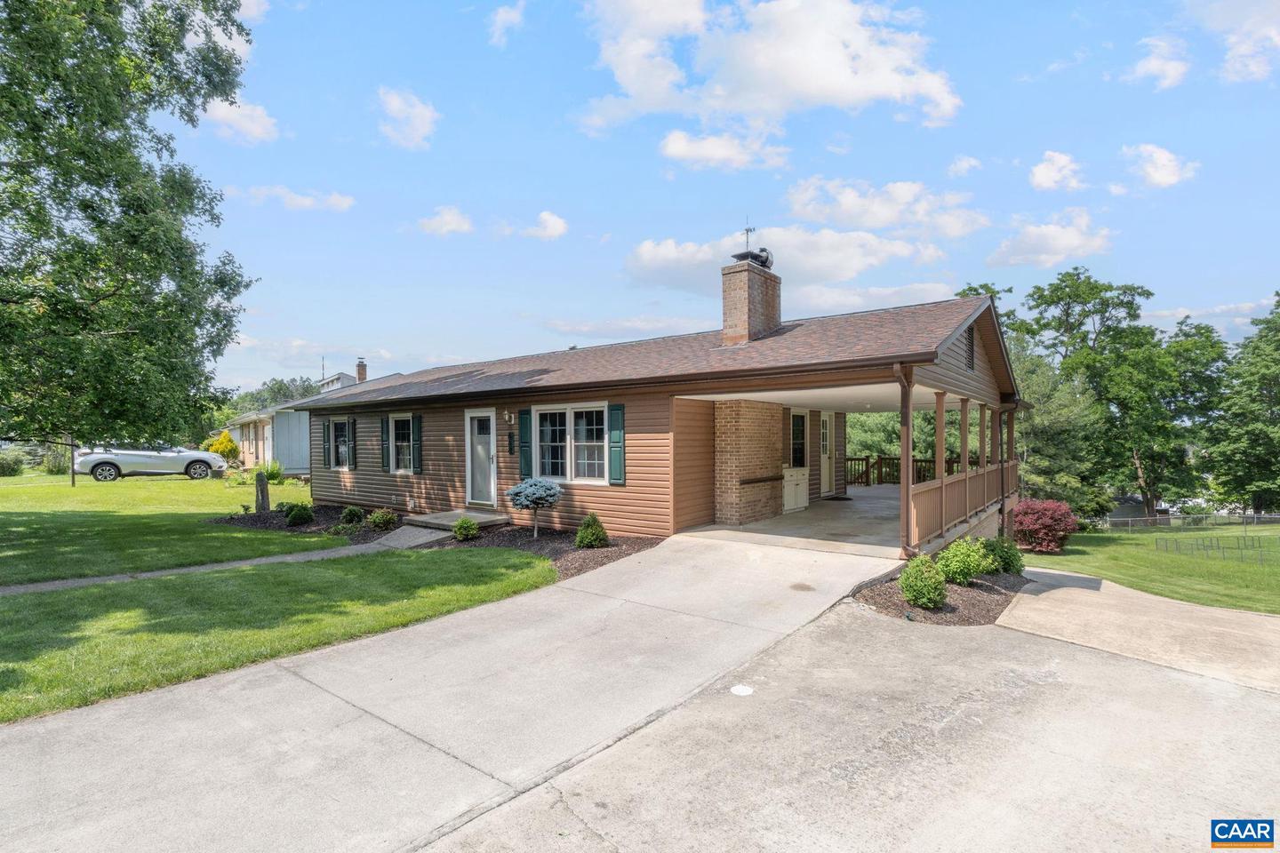 668 GLORIA PL, STAUNTON, Virginia 24401, 3 Bedrooms Bedrooms, ,2 BathroomsBathrooms,Residential,For sale,668 GLORIA PL,665468 MLS # 665468
