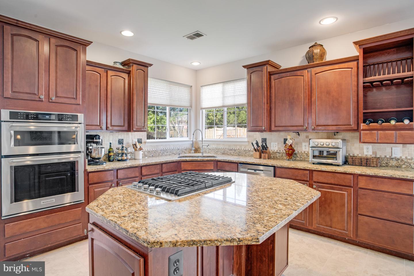 9226 CAMPFIRE CT, BRISTOW, Virginia 20136, 4 Bedrooms Bedrooms, ,3 BathroomsBathrooms,Residential,For sale,9226 CAMPFIRE CT,VAPW2096524 MLS # VAPW2096524