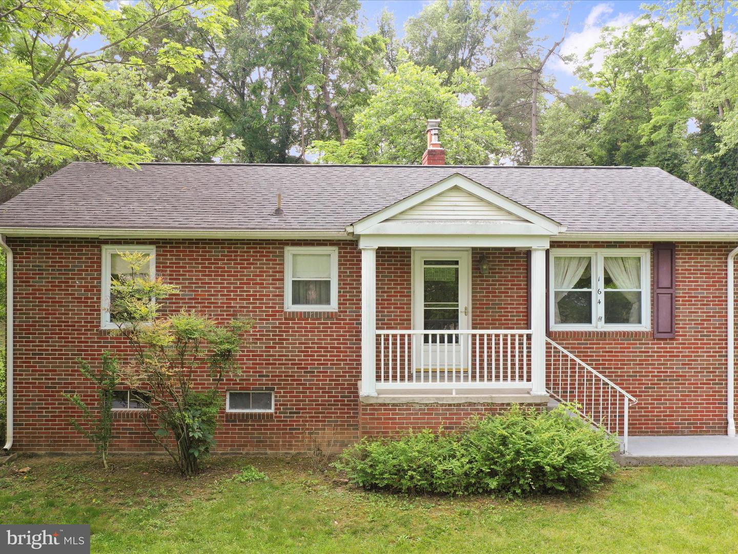 164 E MAPHIS ST, STRASBURG, Virginia 22657, 3 Bedrooms Bedrooms, ,1 BathroomBathrooms,Residential,For sale,164 E MAPHIS ST,VASH2011678 MLS # VASH2011678
