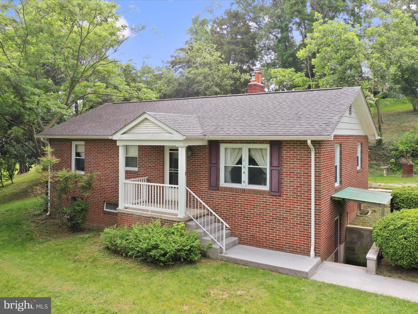 164 E MAPHIS ST, STRASBURG, Virginia 22657, 3 Bedrooms Bedrooms, ,1 BathroomBathrooms,Residential,For sale,164 E MAPHIS ST,VASH2011678 MLS # VASH2011678