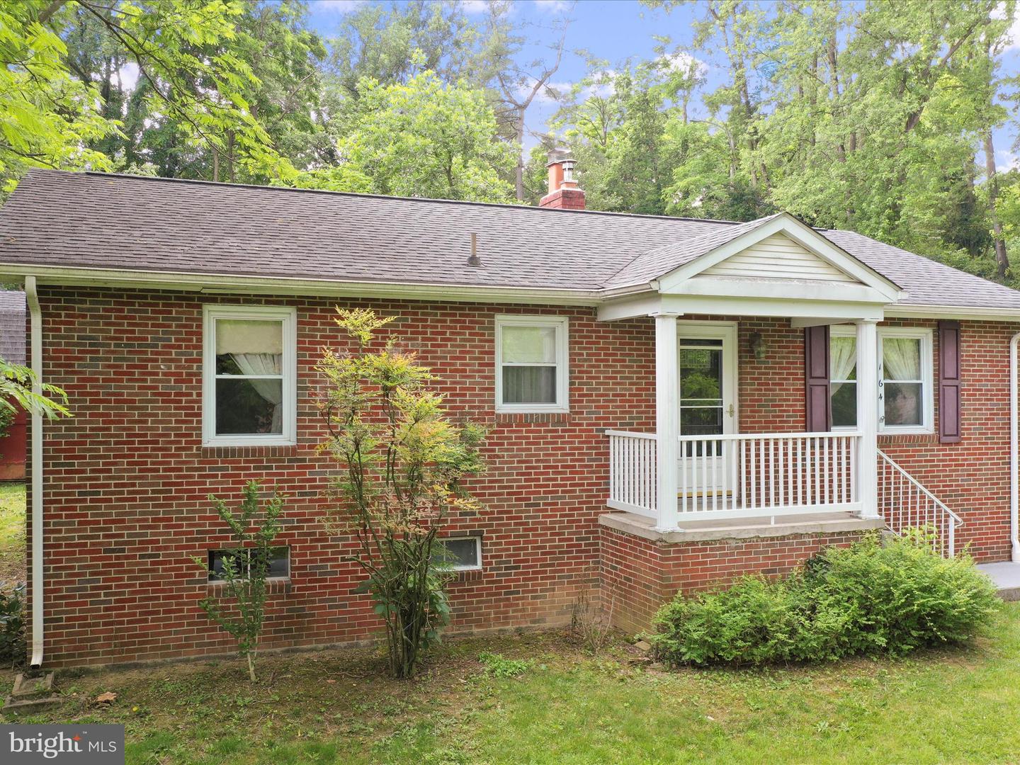 164 E MAPHIS ST, STRASBURG, Virginia 22657, 3 Bedrooms Bedrooms, ,1 BathroomBathrooms,Residential,For sale,164 E MAPHIS ST,VASH2011678 MLS # VASH2011678