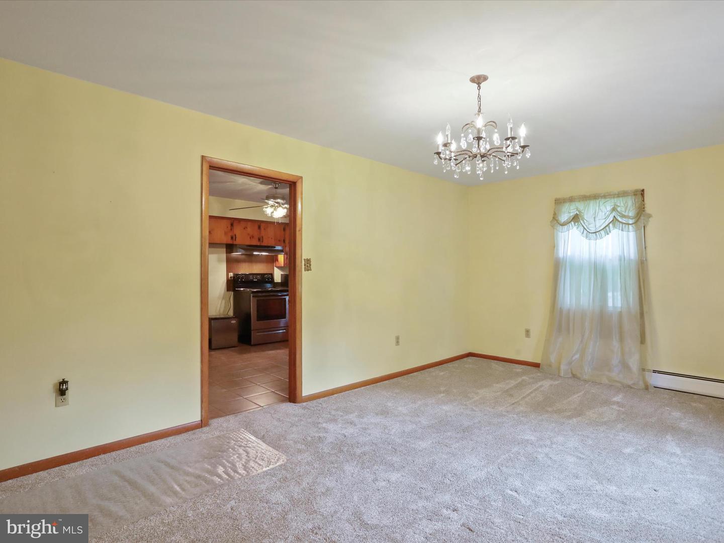 164 E MAPHIS ST, STRASBURG, Virginia 22657, 3 Bedrooms Bedrooms, ,1 BathroomBathrooms,Residential,For sale,164 E MAPHIS ST,VASH2011678 MLS # VASH2011678