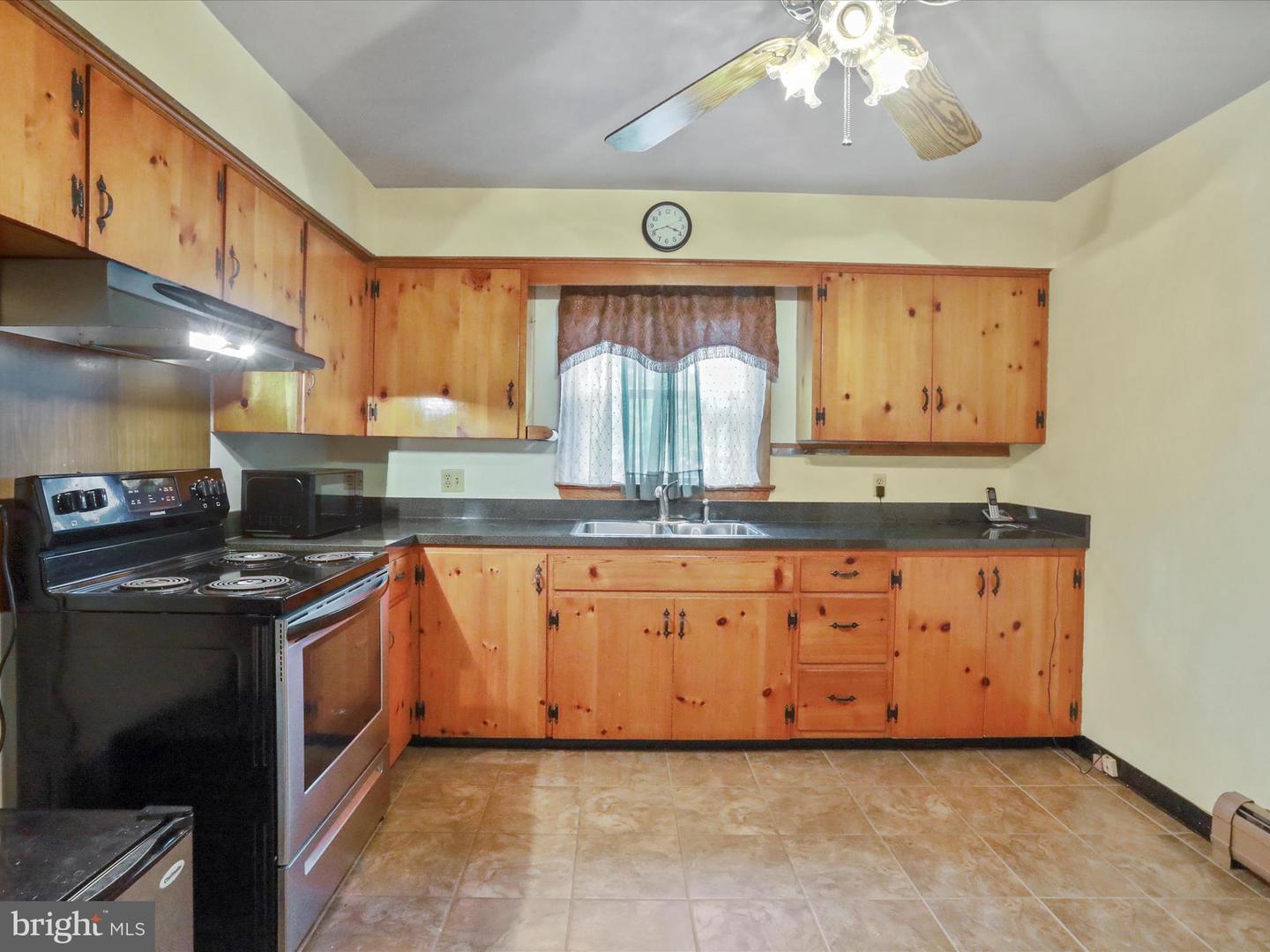164 E MAPHIS ST, STRASBURG, Virginia 22657, 3 Bedrooms Bedrooms, ,1 BathroomBathrooms,Residential,For sale,164 E MAPHIS ST,VASH2011678 MLS # VASH2011678