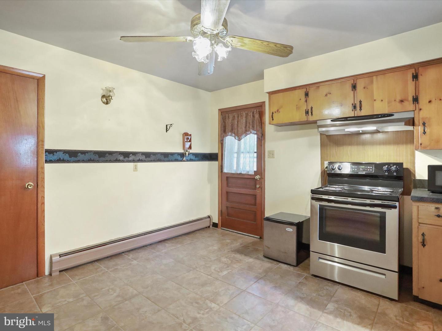 164 E MAPHIS ST, STRASBURG, Virginia 22657, 3 Bedrooms Bedrooms, ,1 BathroomBathrooms,Residential,For sale,164 E MAPHIS ST,VASH2011678 MLS # VASH2011678