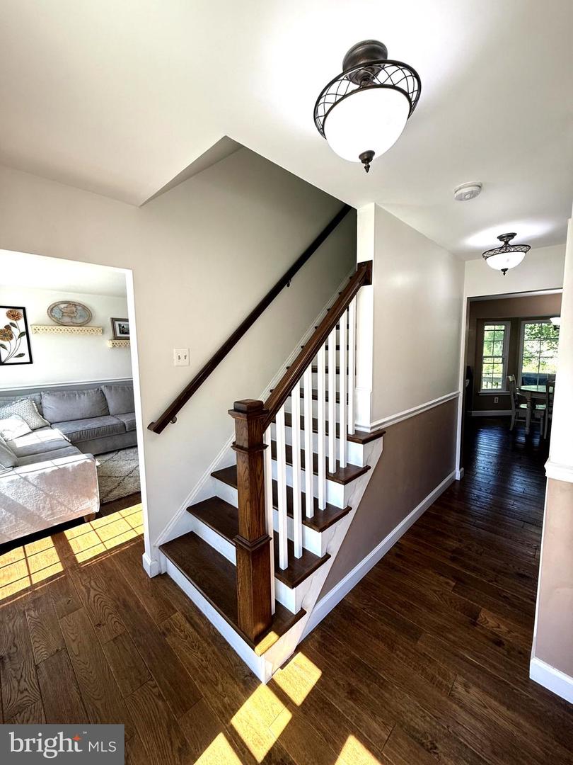 1406 VALEBROOK LN, HERNDON, Virginia 20170, 4 Bedrooms Bedrooms, ,3 BathroomsBathrooms,Residential,For sale,1406 VALEBROOK LN,VAFX2246404 MLS # VAFX2246404