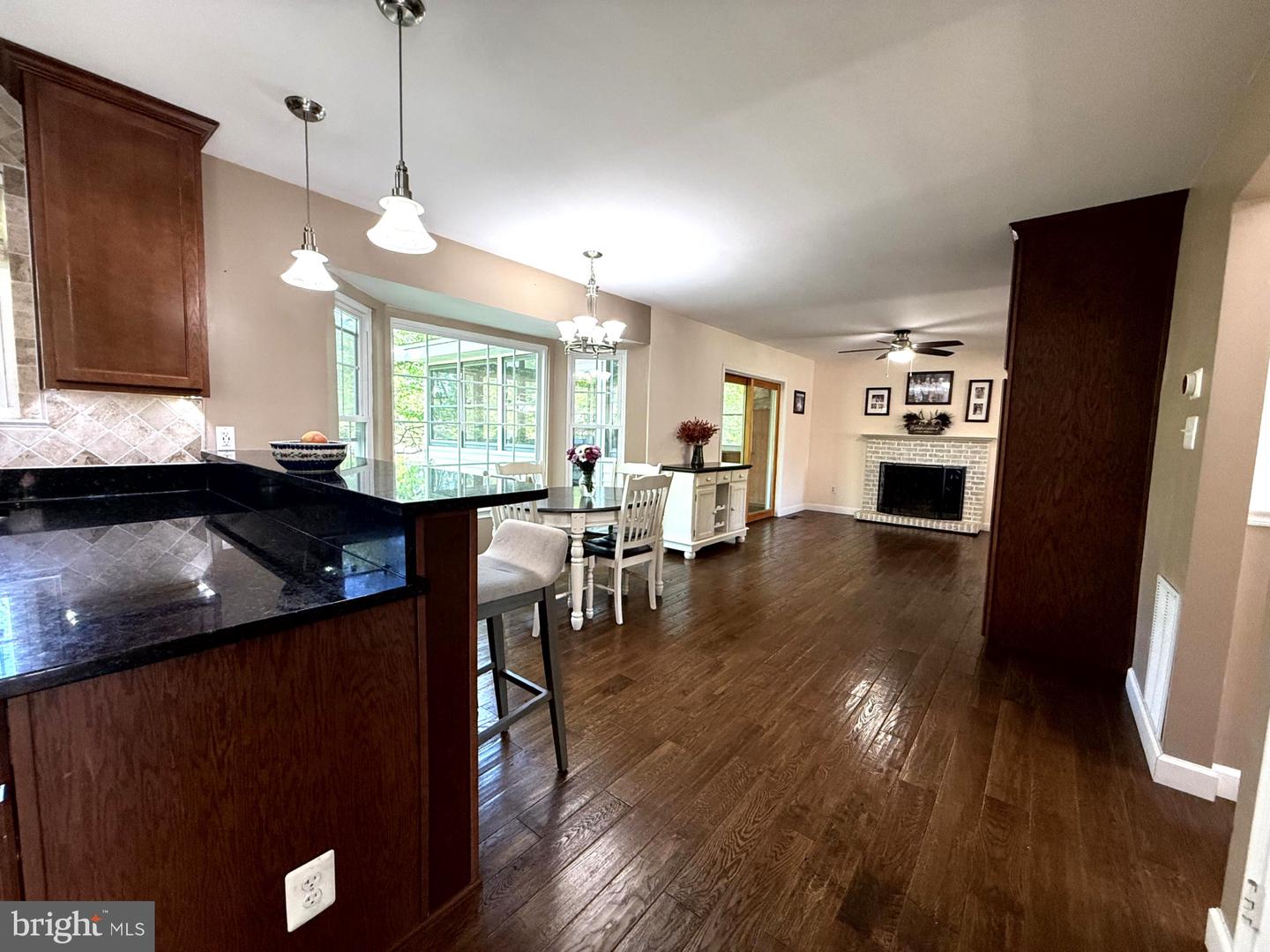 1406 VALEBROOK LN, HERNDON, Virginia 20170, 4 Bedrooms Bedrooms, ,3 BathroomsBathrooms,Residential,For sale,1406 VALEBROOK LN,VAFX2246404 MLS # VAFX2246404