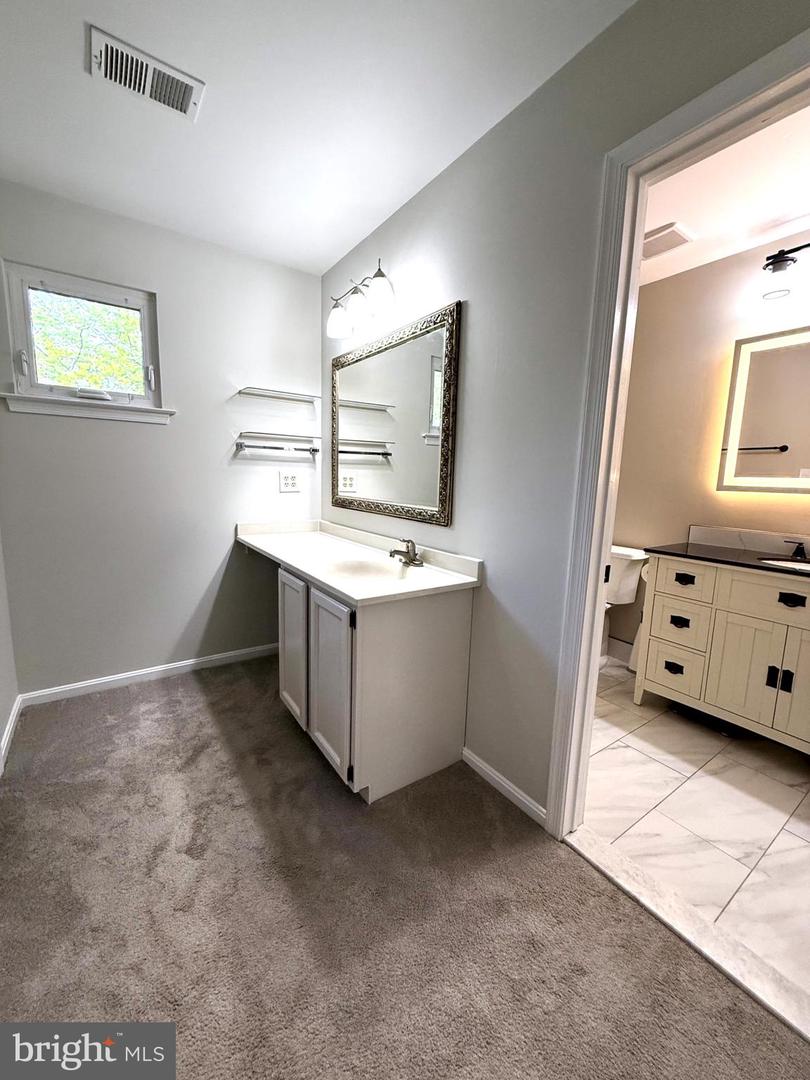 1406 VALEBROOK LN, HERNDON, Virginia 20170, 4 Bedrooms Bedrooms, ,3 BathroomsBathrooms,Residential,For sale,1406 VALEBROOK LN,VAFX2246404 MLS # VAFX2246404