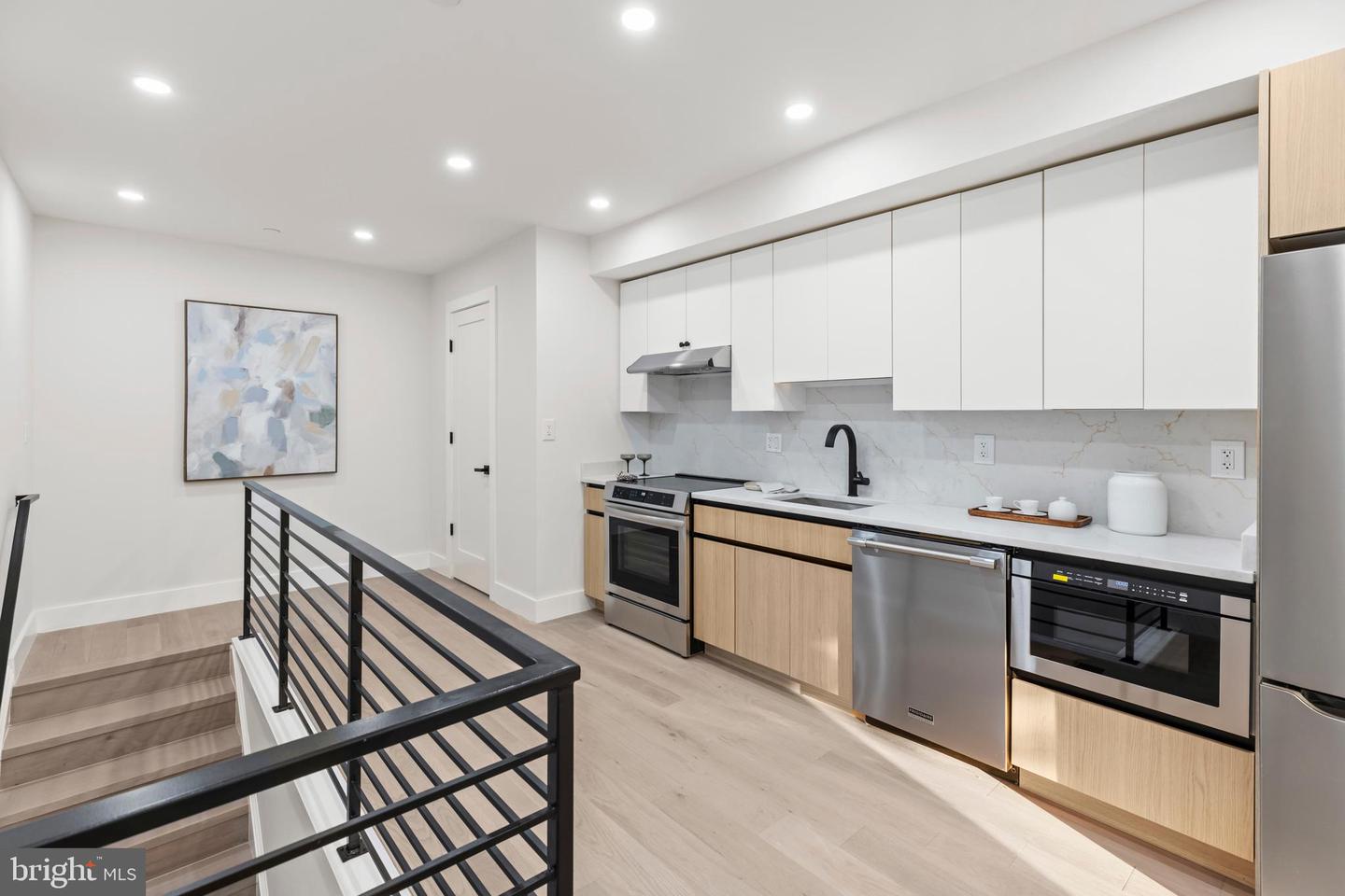 3923 14TH ST NW #2, WASHINGTON, District Of Columbia 20011, 2 Bedrooms Bedrooms, ,2 BathroomsBathrooms,Residential,For sale,3923 14TH ST NW #2,DCDC2204846 MLS # DCDC2204846