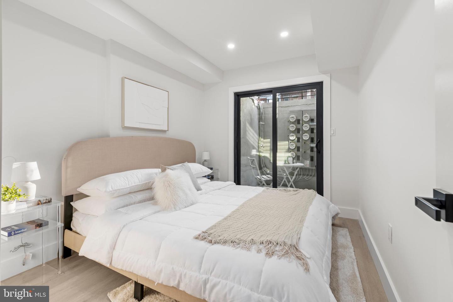 3923 14TH ST NW #2, WASHINGTON, District Of Columbia 20011, 2 Bedrooms Bedrooms, ,2 BathroomsBathrooms,Residential,For sale,3923 14TH ST NW #2,DCDC2204846 MLS # DCDC2204846