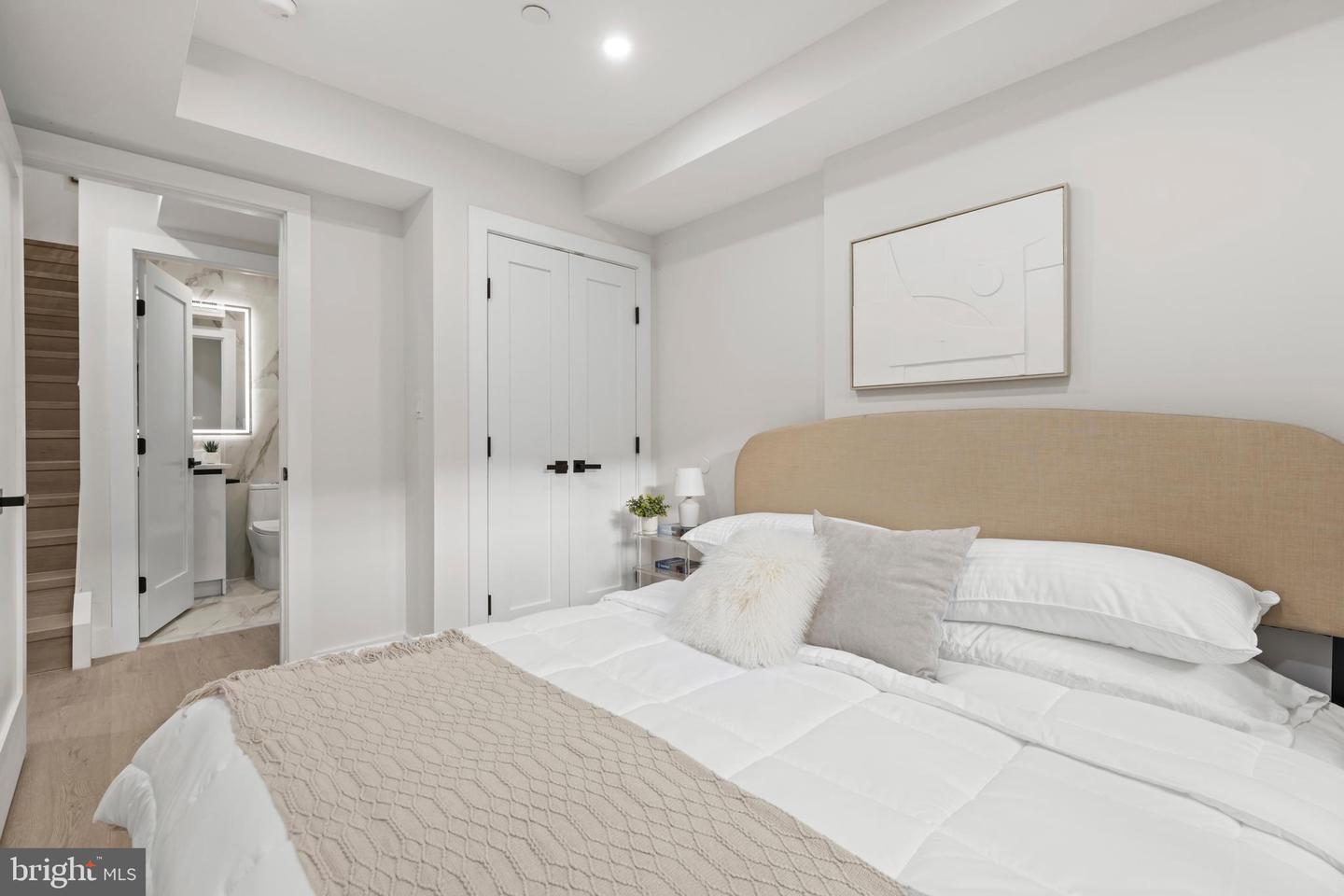 3923 14TH ST NW #2, WASHINGTON, District Of Columbia 20011, 2 Bedrooms Bedrooms, ,2 BathroomsBathrooms,Residential,For sale,3923 14TH ST NW #2,DCDC2204846 MLS # DCDC2204846