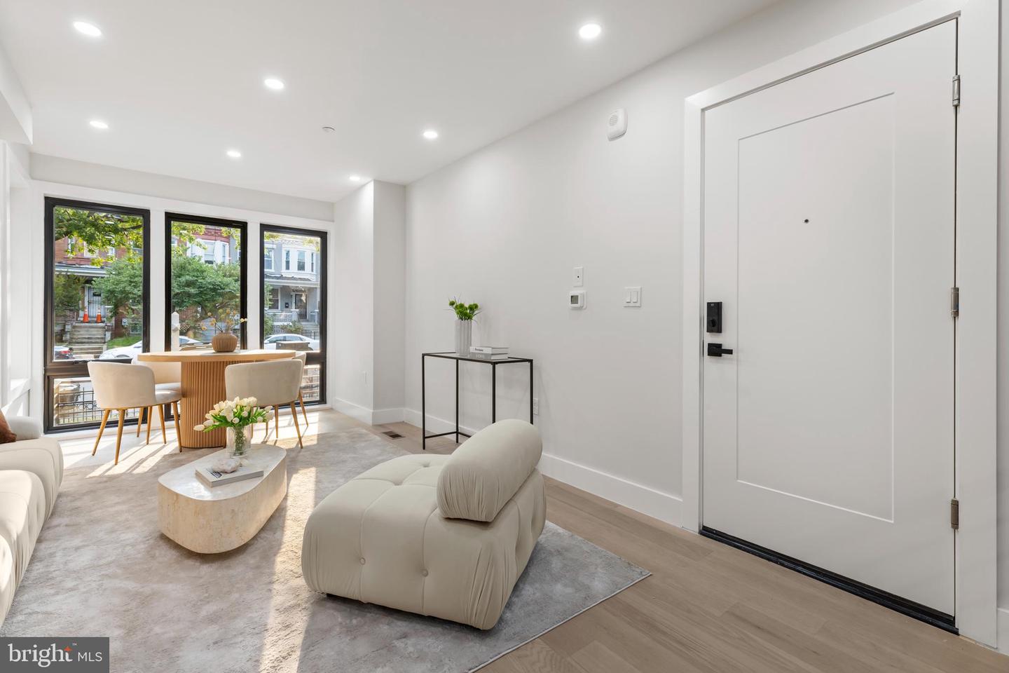 3923 14TH ST NW #2, WASHINGTON, District Of Columbia 20011, 2 Bedrooms Bedrooms, ,2 BathroomsBathrooms,Residential,For sale,3923 14TH ST NW #2,DCDC2204846 MLS # DCDC2204846