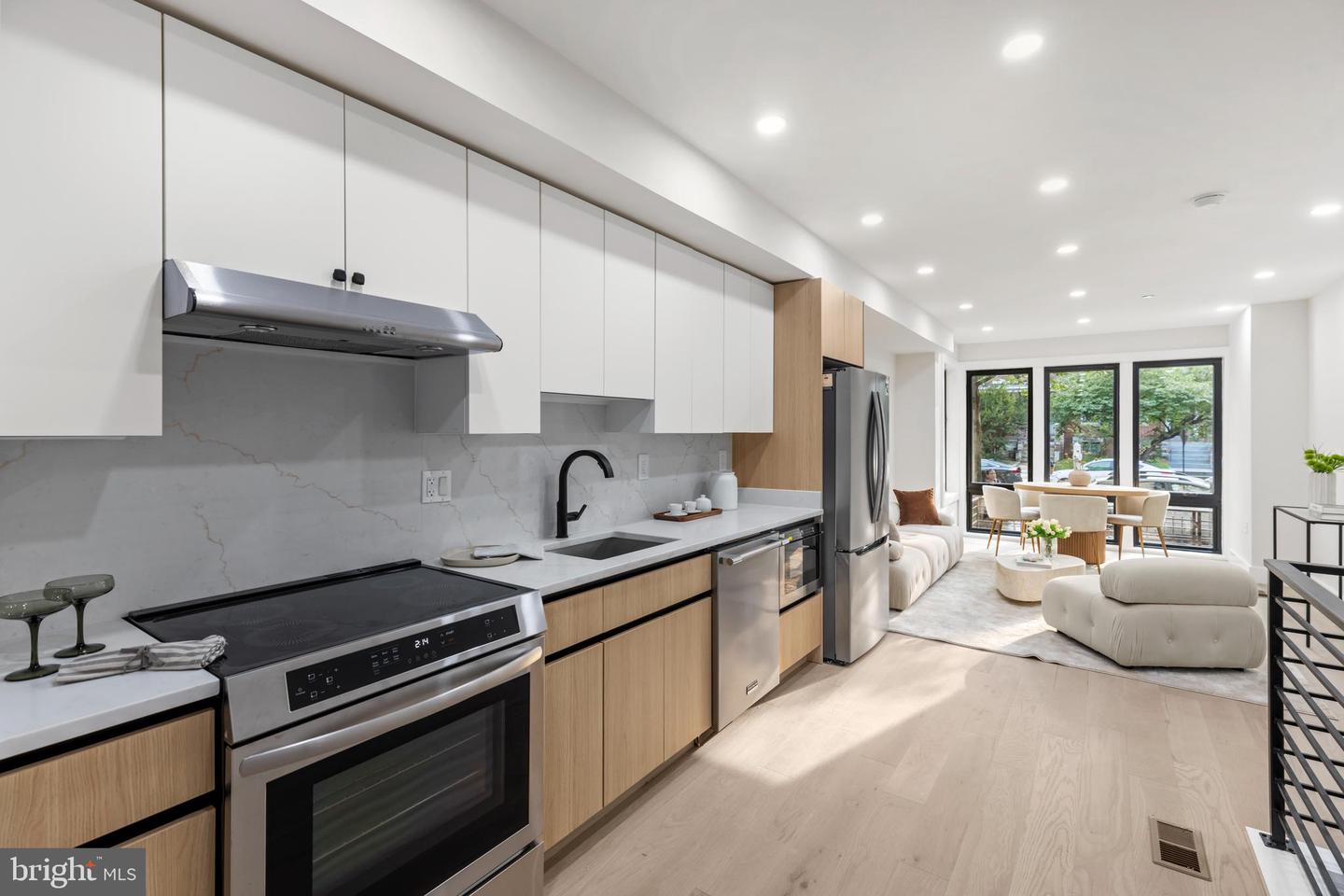 3923 14TH ST NW #2, WASHINGTON, District Of Columbia 20011, 2 Bedrooms Bedrooms, ,2 BathroomsBathrooms,Residential,For sale,3923 14TH ST NW #2,DCDC2204846 MLS # DCDC2204846