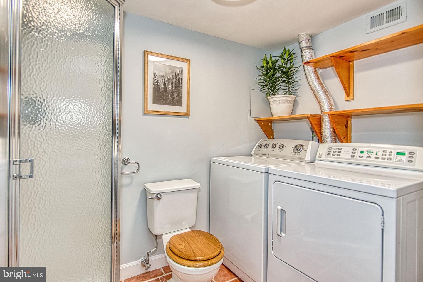 2990 S COLUMBUS STREET, ARLINGTON, Virginia 22206, 2 Bedrooms Bedrooms, ,2 BathroomsBathrooms,Residential,For sale,2990 S COLUMBUS STREET,VAAX2046306 MLS # VAAX2046306