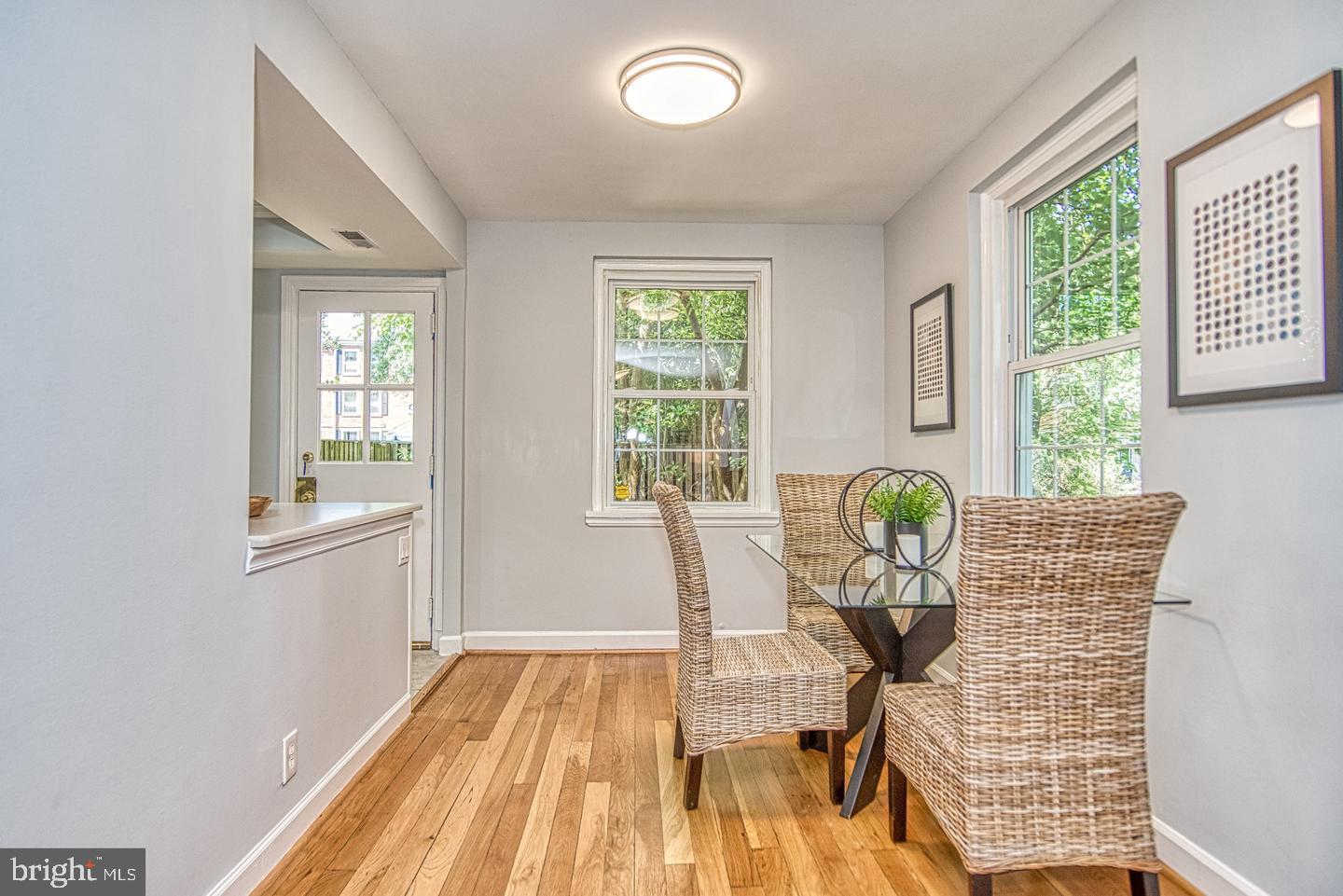 2990 S COLUMBUS STREET, ARLINGTON, Virginia 22206, 2 Bedrooms Bedrooms, ,2 BathroomsBathrooms,Residential,For sale,2990 S COLUMBUS STREET,VAAX2046306 MLS # VAAX2046306