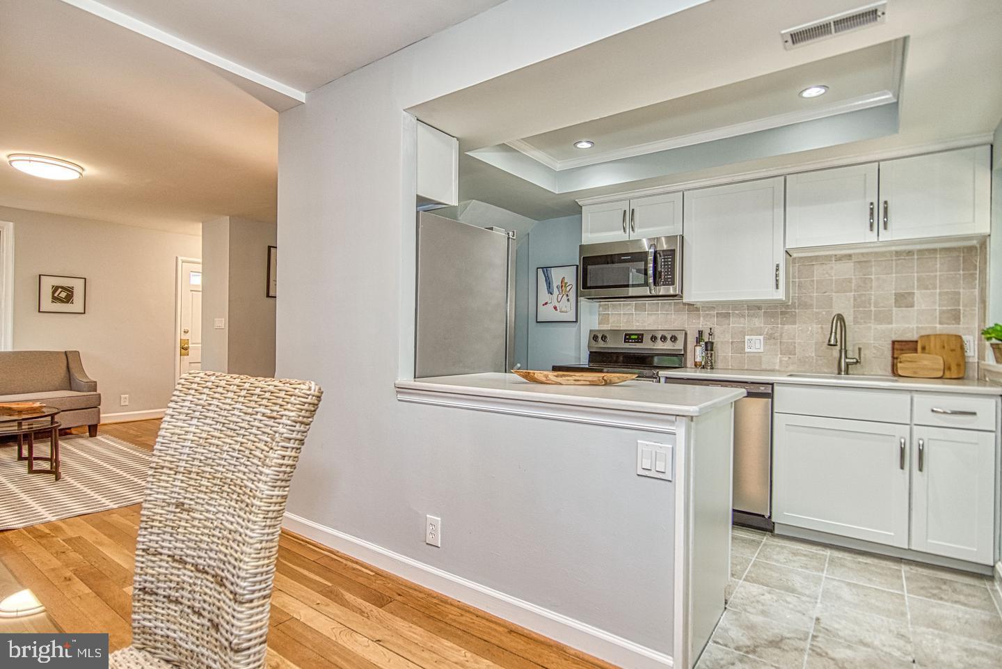 2990 S COLUMBUS STREET, ARLINGTON, Virginia 22206, 2 Bedrooms Bedrooms, ,2 BathroomsBathrooms,Residential,For sale,2990 S COLUMBUS STREET,VAAX2046306 MLS # VAAX2046306