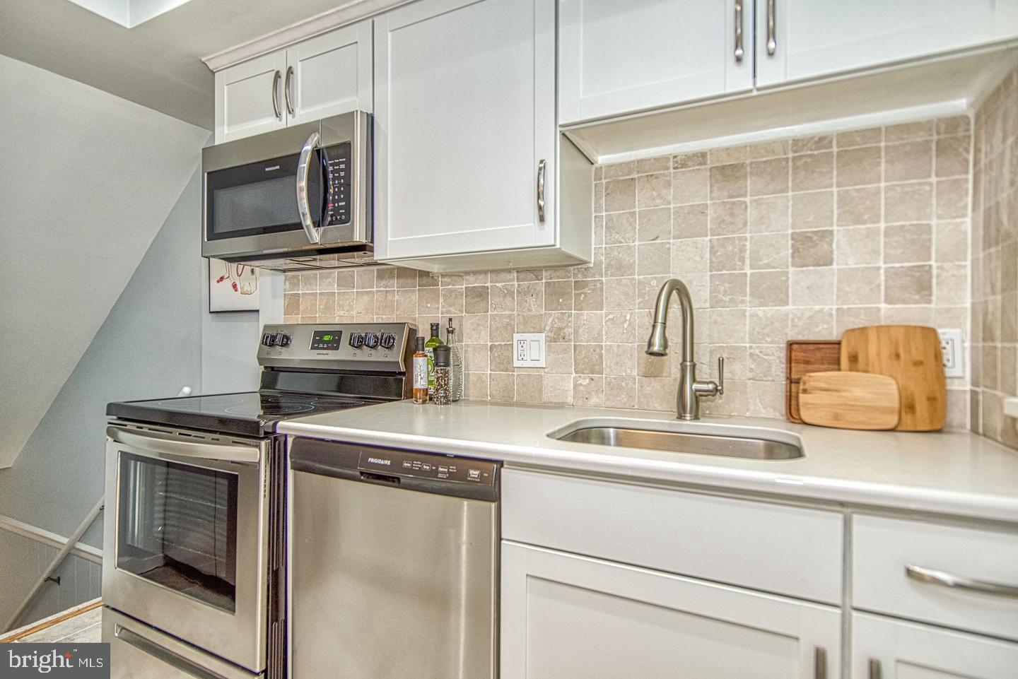 2990 S COLUMBUS STREET, ARLINGTON, Virginia 22206, 2 Bedrooms Bedrooms, ,2 BathroomsBathrooms,Residential,For sale,2990 S COLUMBUS STREET,VAAX2046306 MLS # VAAX2046306