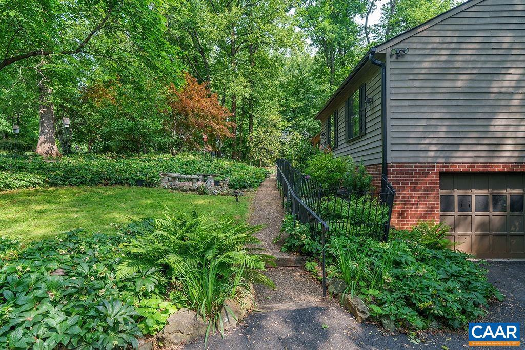2220 RIDGEWAY LN, CHARLOTTESVILLE, Virginia 22911, 5 Bedrooms Bedrooms, ,3 BathroomsBathrooms,Residential,For sale,2220 RIDGEWAY LN,665556 MLS # 665556