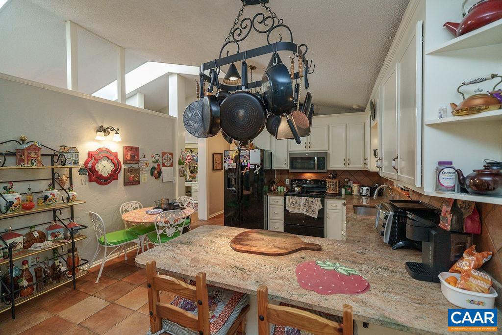 2220 RIDGEWAY LN, CHARLOTTESVILLE, Virginia 22911, 5 Bedrooms Bedrooms, ,3 BathroomsBathrooms,Residential,For sale,2220 RIDGEWAY LN,665556 MLS # 665556