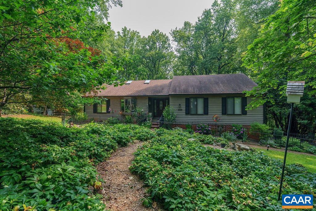 2220 RIDGEWAY LN, CHARLOTTESVILLE, Virginia 22911, 5 Bedrooms Bedrooms, ,3 BathroomsBathrooms,Residential,For sale,2220 RIDGEWAY LN,665556 MLS # 665556