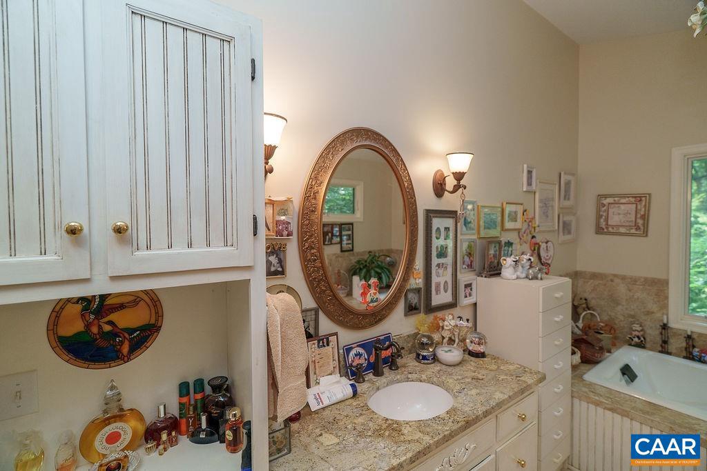 2220 RIDGEWAY LN, CHARLOTTESVILLE, Virginia 22911, 5 Bedrooms Bedrooms, ,3 BathroomsBathrooms,Residential,For sale,2220 RIDGEWAY LN,665556 MLS # 665556
