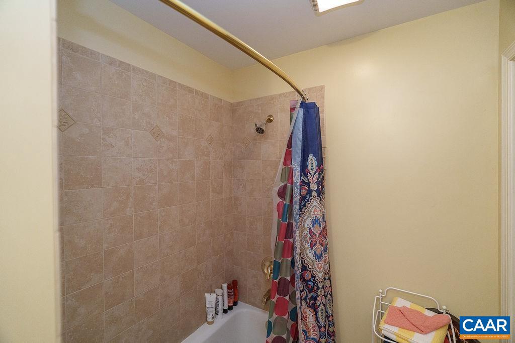 2220 RIDGEWAY LN, CHARLOTTESVILLE, Virginia 22911, 5 Bedrooms Bedrooms, ,3 BathroomsBathrooms,Residential,For sale,2220 RIDGEWAY LN,665556 MLS # 665556