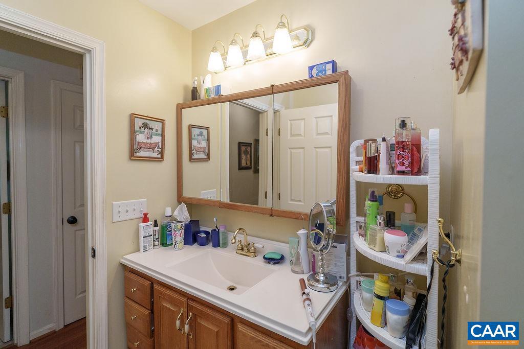 2220 RIDGEWAY LN, CHARLOTTESVILLE, Virginia 22911, 5 Bedrooms Bedrooms, ,3 BathroomsBathrooms,Residential,For sale,2220 RIDGEWAY LN,665556 MLS # 665556