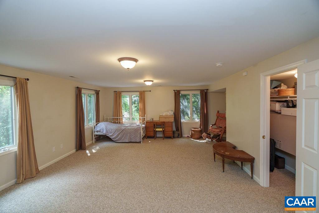 2220 RIDGEWAY LN, CHARLOTTESVILLE, Virginia 22911, 5 Bedrooms Bedrooms, ,3 BathroomsBathrooms,Residential,For sale,2220 RIDGEWAY LN,665556 MLS # 665556