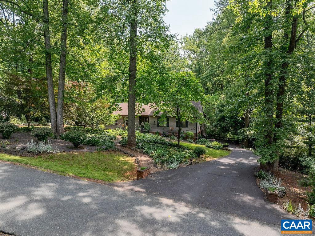 2220 RIDGEWAY LN, CHARLOTTESVILLE, Virginia 22911, 5 Bedrooms Bedrooms, ,3 BathroomsBathrooms,Residential,For sale,2220 RIDGEWAY LN,665556 MLS # 665556