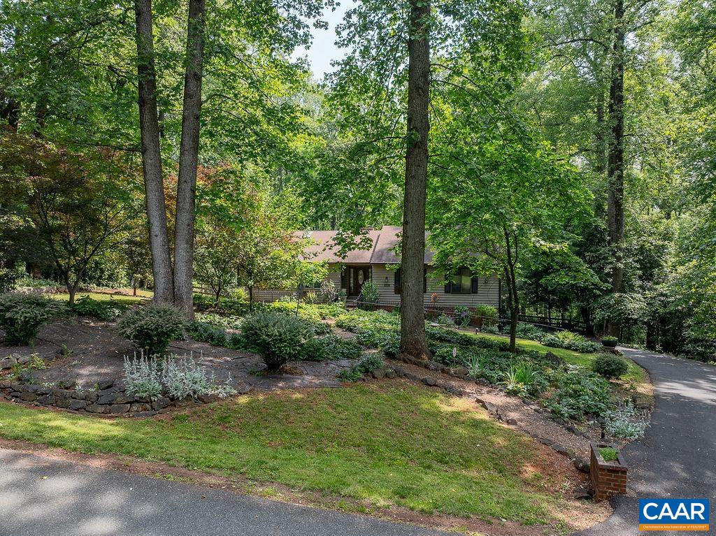 2220 RIDGEWAY LN, CHARLOTTESVILLE, Virginia 22911, 5 Bedrooms Bedrooms, ,3 BathroomsBathrooms,Residential,For sale,2220 RIDGEWAY LN,665556 MLS # 665556