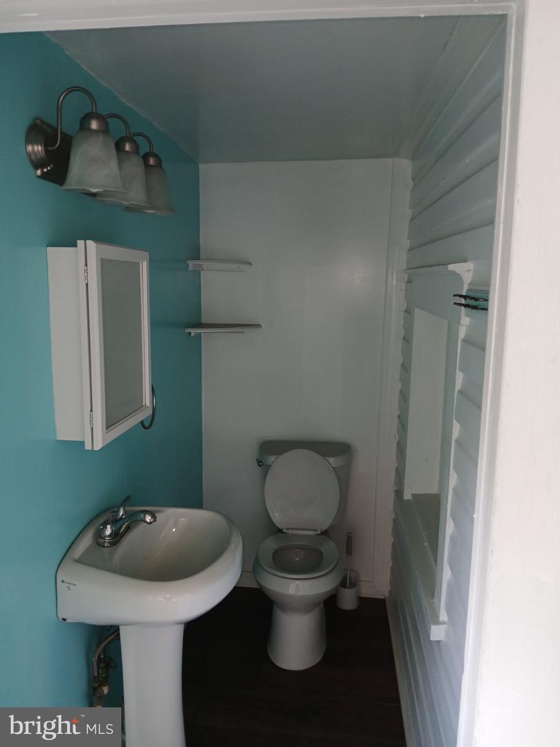918 DALE AVE SE, ROANOKE, Virginia 24013, 4 Bedrooms Bedrooms, ,2 BathroomsBathrooms,Residential,For sale,918 DALE AVE SE,VARA2000036 MLS # VARA2000036