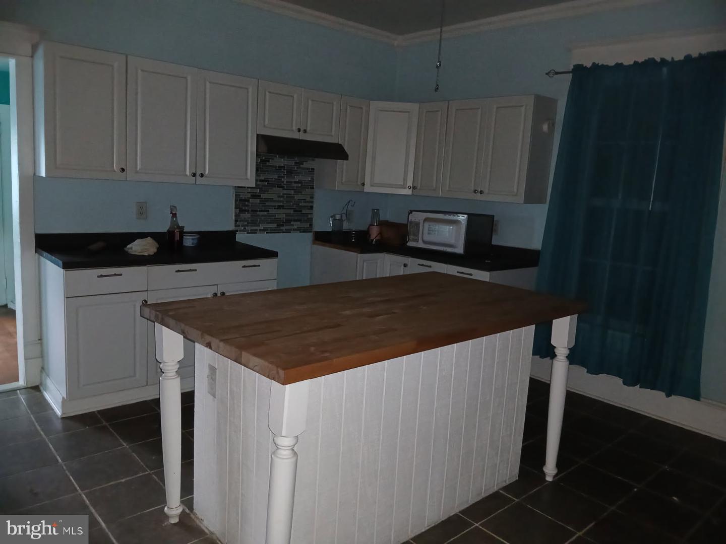 918 DALE AVE SE, ROANOKE, Virginia 24013, 4 Bedrooms Bedrooms, ,2 BathroomsBathrooms,Residential,For sale,918 DALE AVE SE,VARA2000036 MLS # VARA2000036