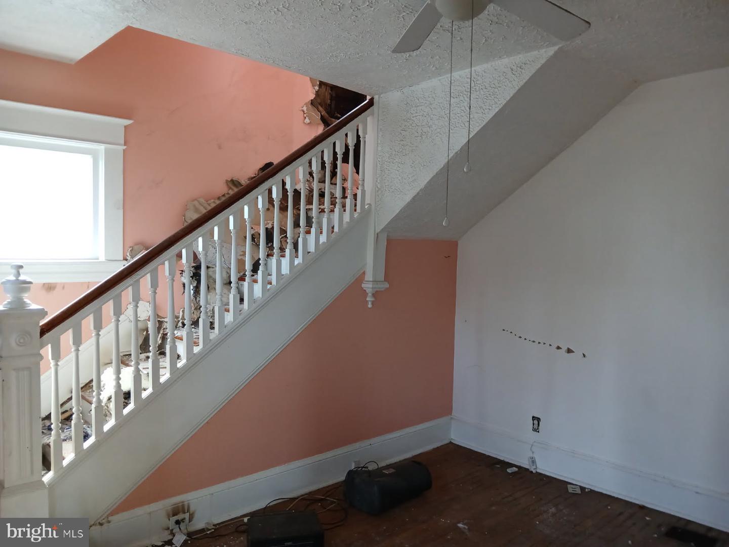 918 DALE AVE SE, ROANOKE, Virginia 24013, 4 Bedrooms Bedrooms, ,2 BathroomsBathrooms,Residential,For sale,918 DALE AVE SE,VARA2000036 MLS # VARA2000036
