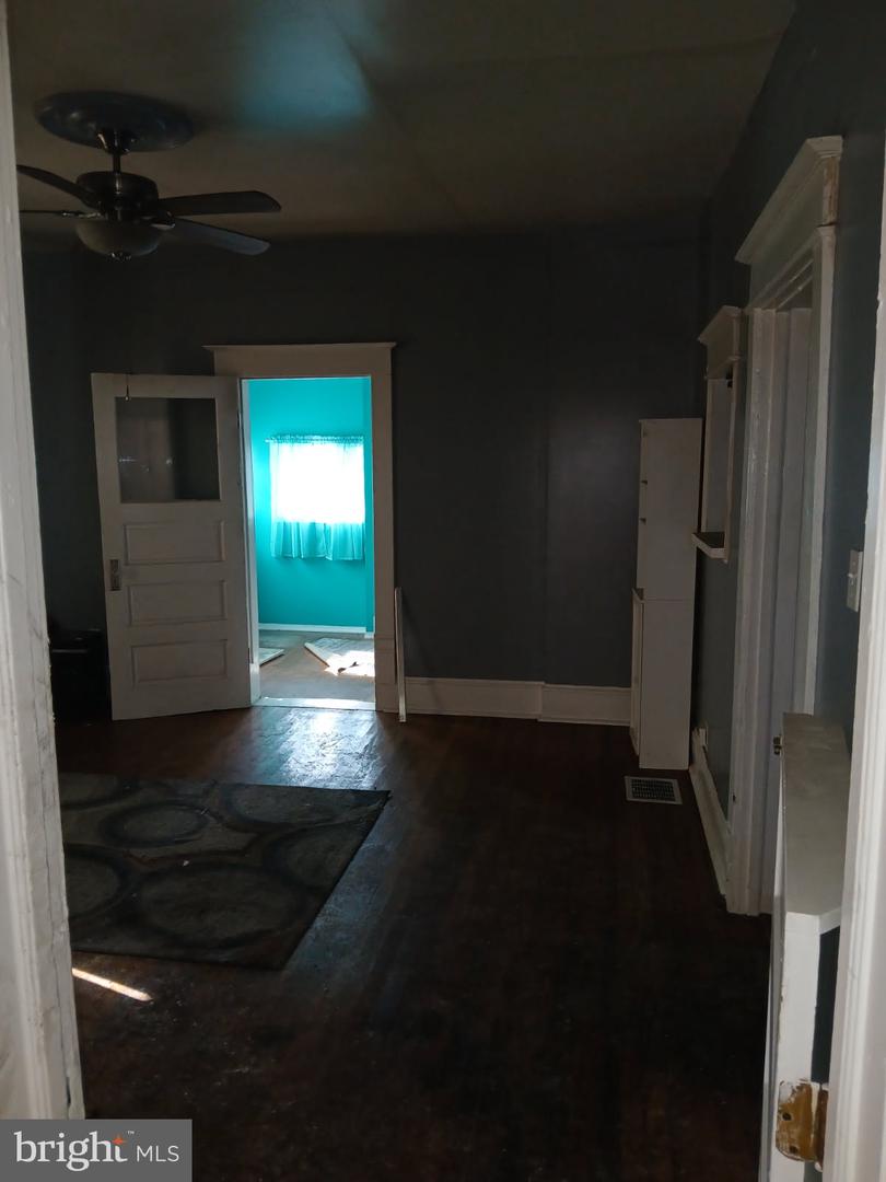 918 DALE AVE SE, ROANOKE, Virginia 24013, 4 Bedrooms Bedrooms, ,2 BathroomsBathrooms,Residential,For sale,918 DALE AVE SE,VARA2000036 MLS # VARA2000036