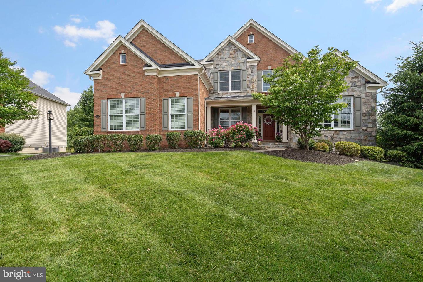 41517 DEER POINT CT, ALDIE, Virginia 20105, 6 Bedrooms Bedrooms, ,5 BathroomsBathrooms,Residential,For sale,41517 DEER POINT CT,VALO2099112 MLS # VALO2099112