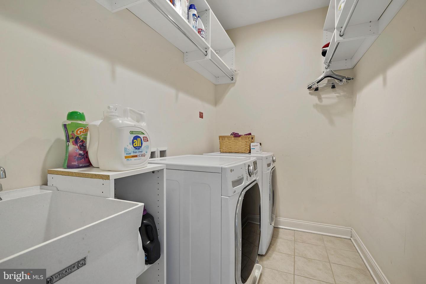41517 DEER POINT CT, ALDIE, Virginia 20105, 6 Bedrooms Bedrooms, ,5 BathroomsBathrooms,Residential,For sale,41517 DEER POINT CT,VALO2099112 MLS # VALO2099112