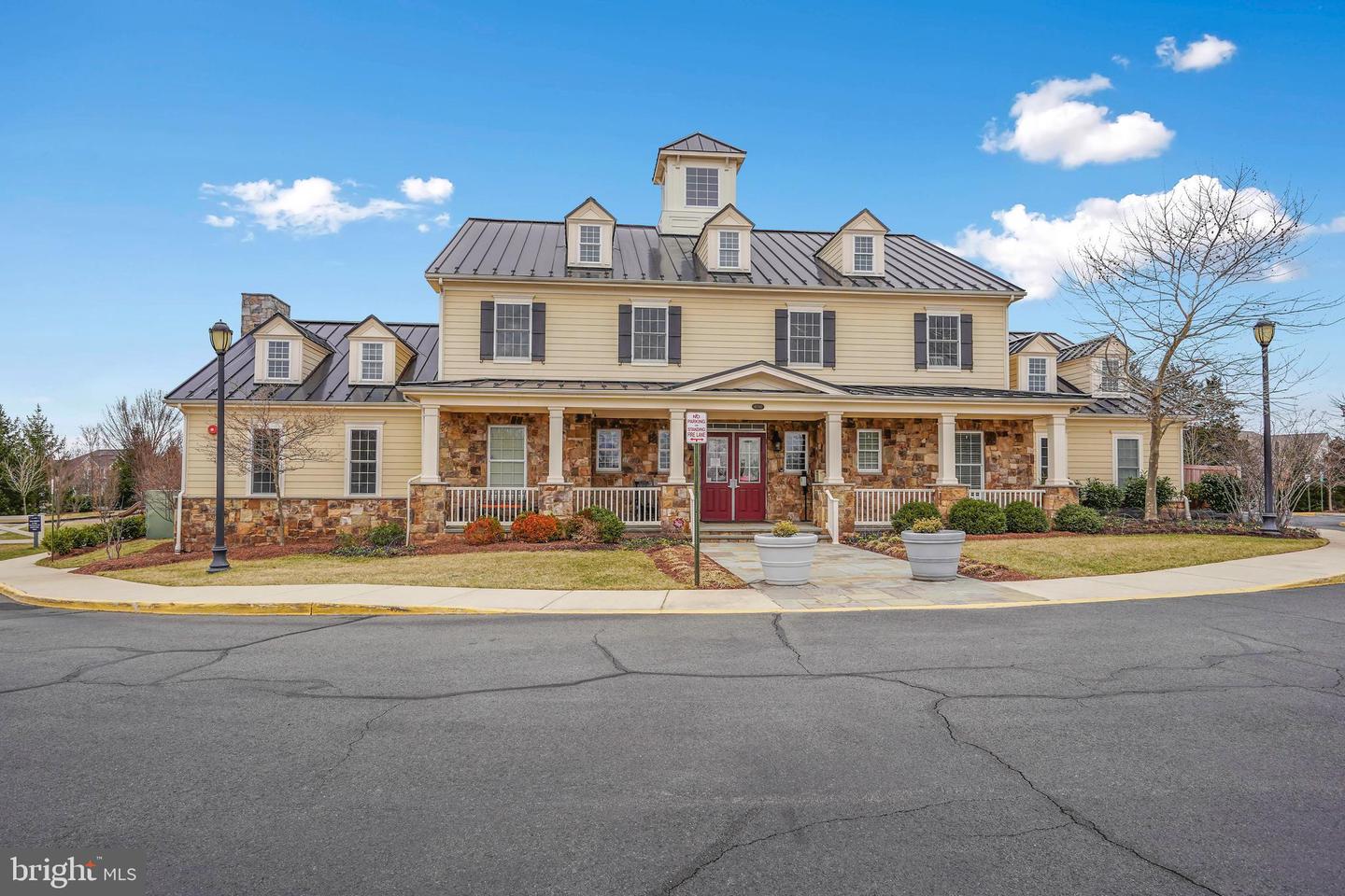 41517 DEER POINT CT, ALDIE, Virginia 20105, 6 Bedrooms Bedrooms, ,5 BathroomsBathrooms,Residential,For sale,41517 DEER POINT CT,VALO2099112 MLS # VALO2099112