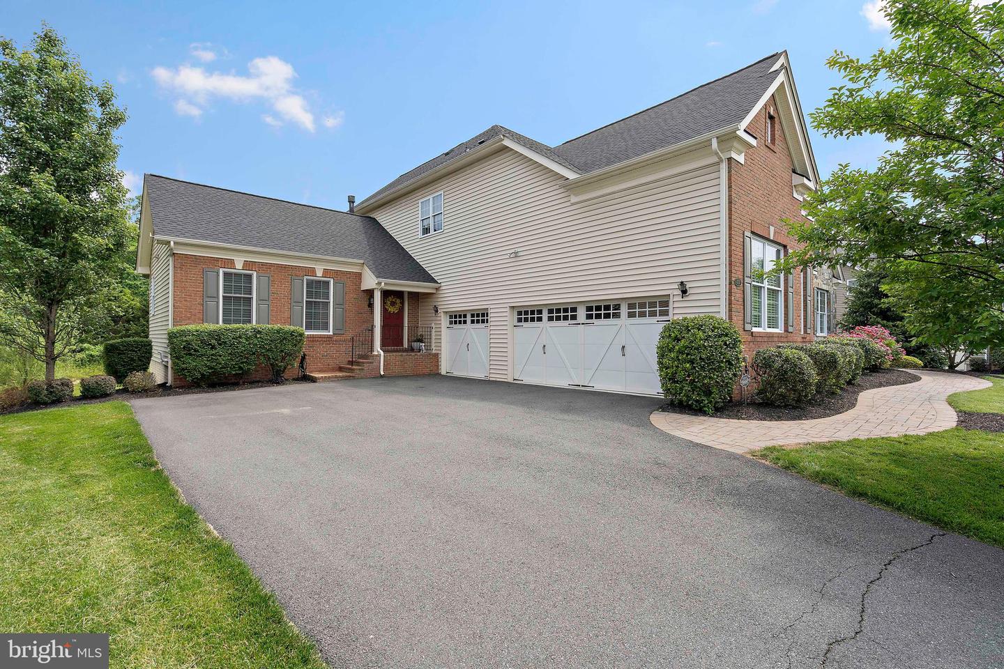 41517 DEER POINT CT, ALDIE, Virginia 20105, 6 Bedrooms Bedrooms, ,5 BathroomsBathrooms,Residential,For sale,41517 DEER POINT CT,VALO2099112 MLS # VALO2099112