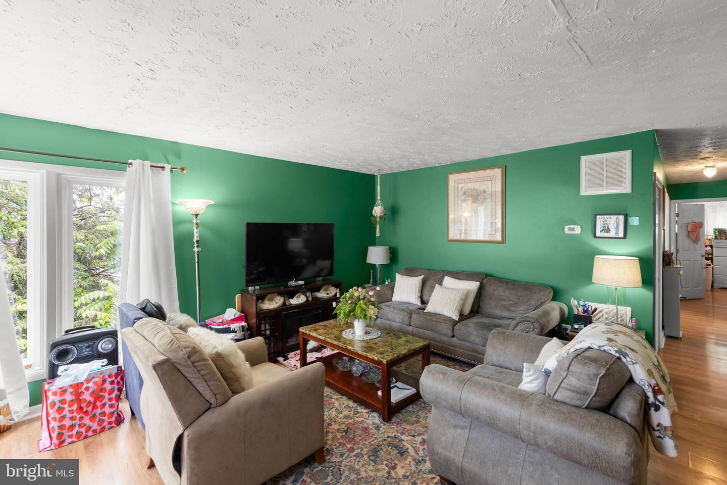 320 LEE ST, FRONT ROYAL, Virginia 22630, 3 Bedrooms Bedrooms, ,1 BathroomBathrooms,Residential,For sale,320 LEE ST,VAWR2011394 MLS # VAWR2011394
