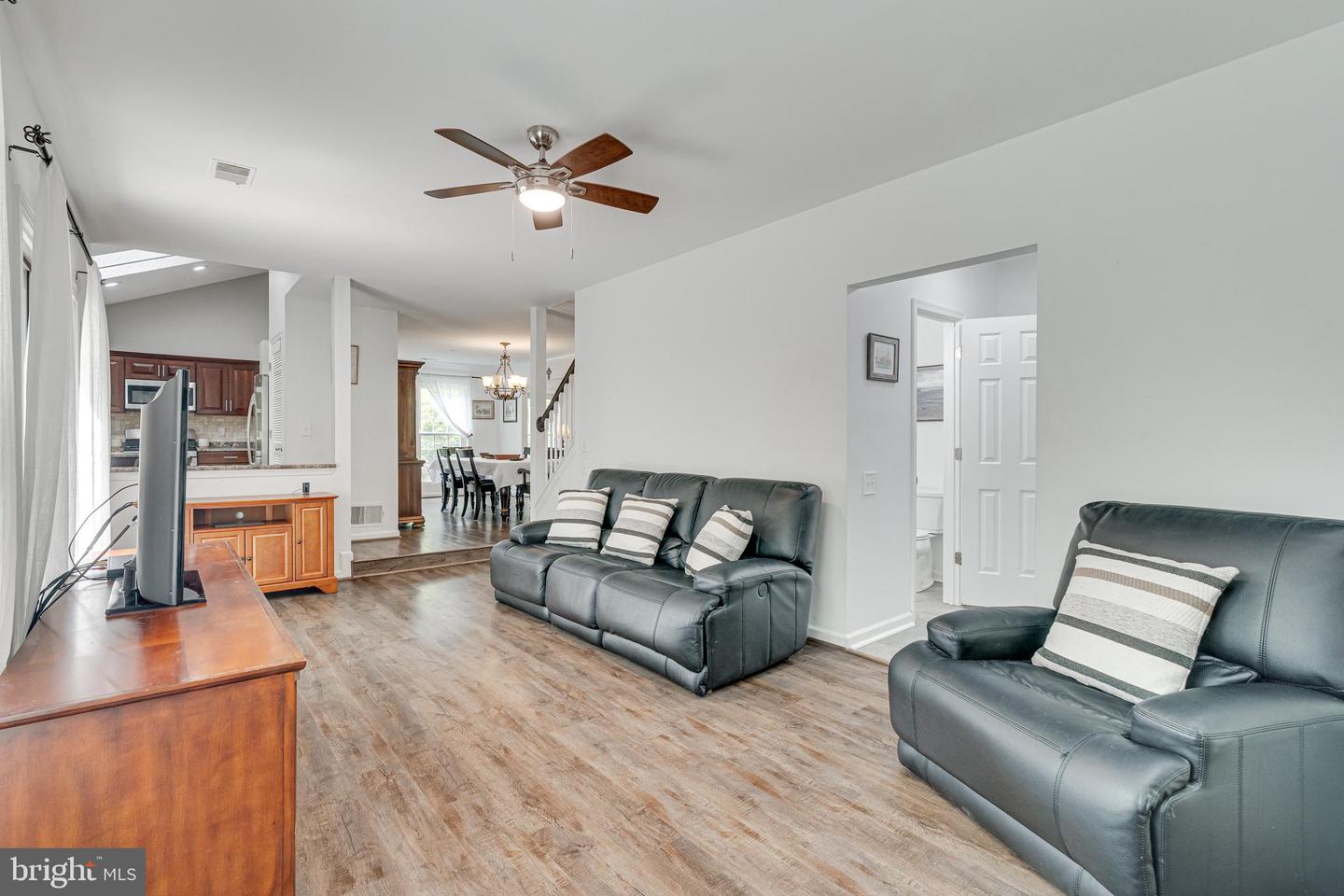 12333 CLIVEDEN ST, HERNDON, Virginia 20170, 3 Bedrooms Bedrooms, ,2 BathroomsBathrooms,Residential,For sale,12333 CLIVEDEN ST,VAFX2246114 MLS # VAFX2246114