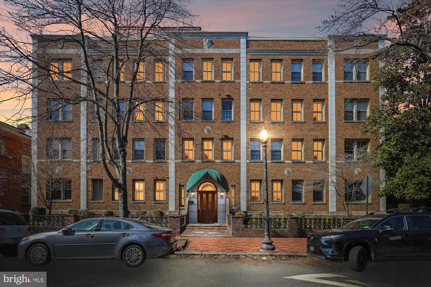 18 9TH ST NE #207, WASHINGTON, District Of Columbia 20002, 1 Bedroom Bedrooms, ,1 BathroomBathrooms,Residential,For sale,18 9TH ST NE #207,DCDC2186936 MLS # DCDC2186936