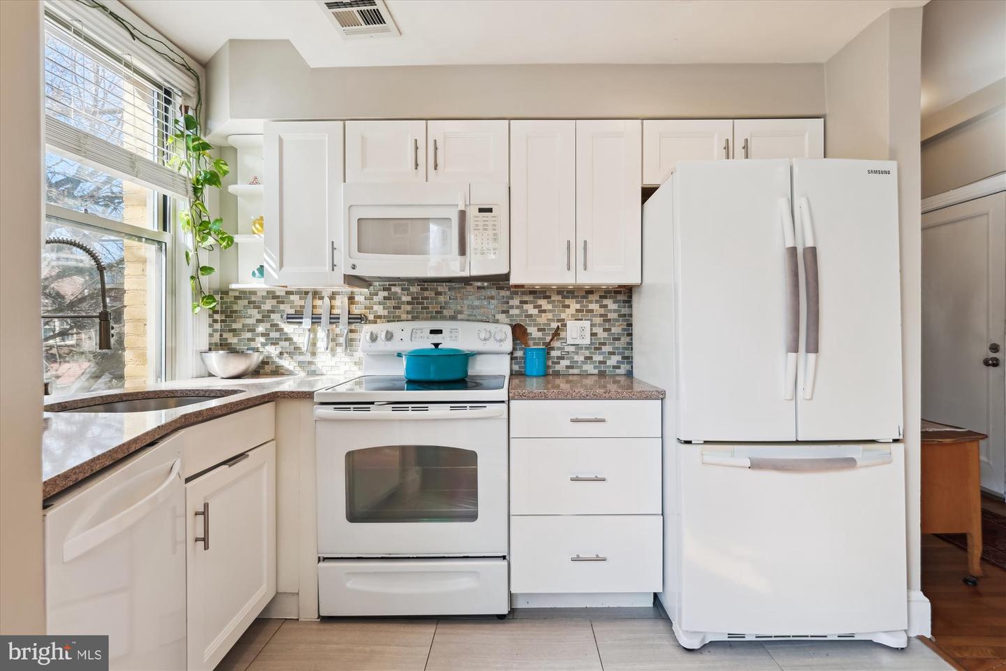 18 9TH ST NE #207, WASHINGTON, District Of Columbia 20002, 1 Bedroom Bedrooms, ,1 BathroomBathrooms,Residential,For sale,18 9TH ST NE #207,DCDC2186936 MLS # DCDC2186936